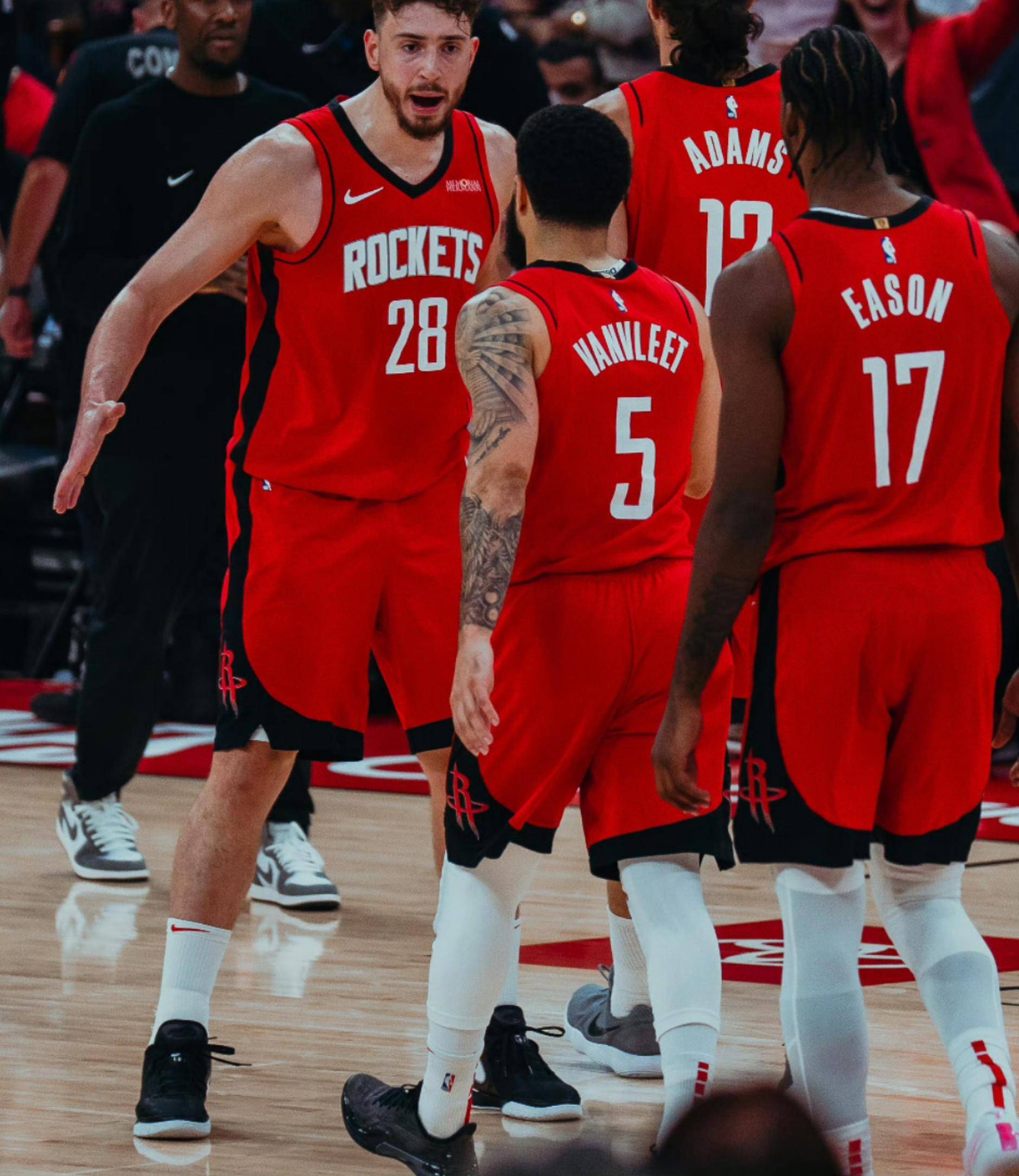 亚洲关于洛杉矶湖人今晨内部沟通休斯敦火箭回应争议备战NBA季后赛，荷甲今夜刷纪录都惊呆了的信息